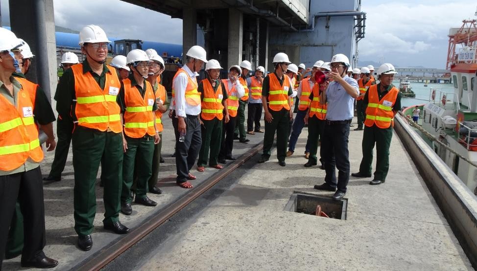 Veterans Association of Phu Trinh ward, Phan Thiet province visits Vinh Tan 2 Thermal Power Plant