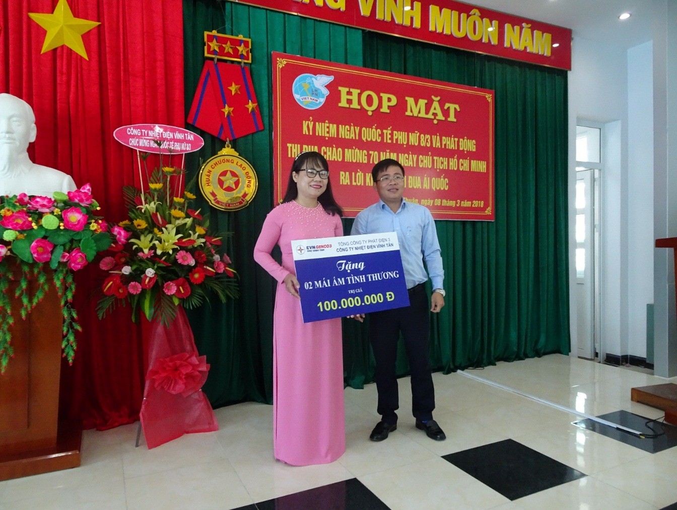 Vinh Tan Thermal Power Company donates 2 loving shelters to People's Committee of Ninh Thuan province