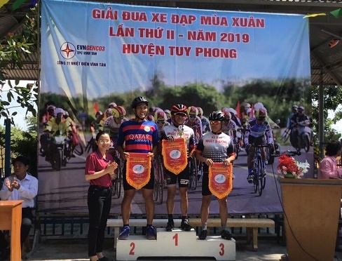 VINH TAN THERMAL POWER COMPANY SPONSORED THE "SPRING BIKE RACING" AWARD IN TUY PHONG DISTRICT FOR THE SECOND TIME