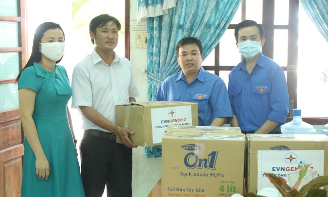 EVNGENCO 3 trao tặng hơn 2000 khẩu trang tại Bình Thuận