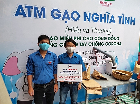 Công nhân viên ngành điện chung tay đẩy lùi dịch bệnh Covid -19
