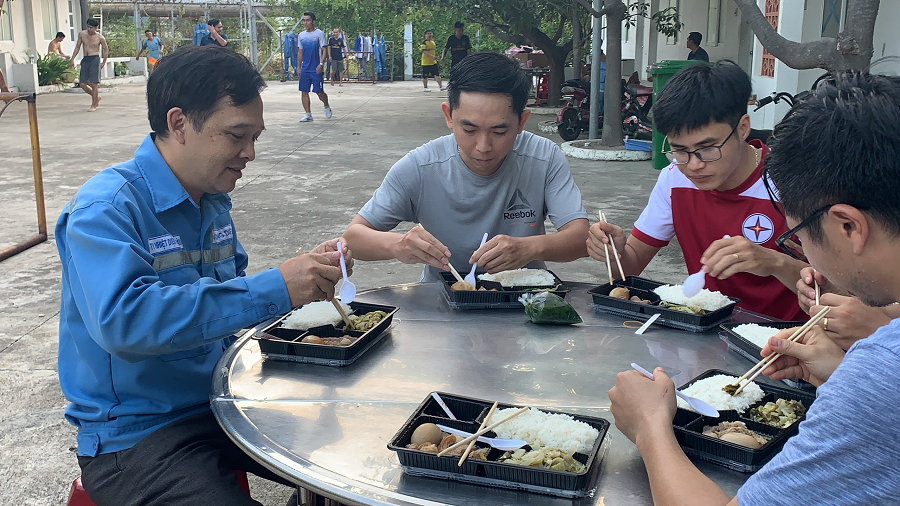 Trade Union of Vinh Tan Thermal Power takes care of the health of camp workers