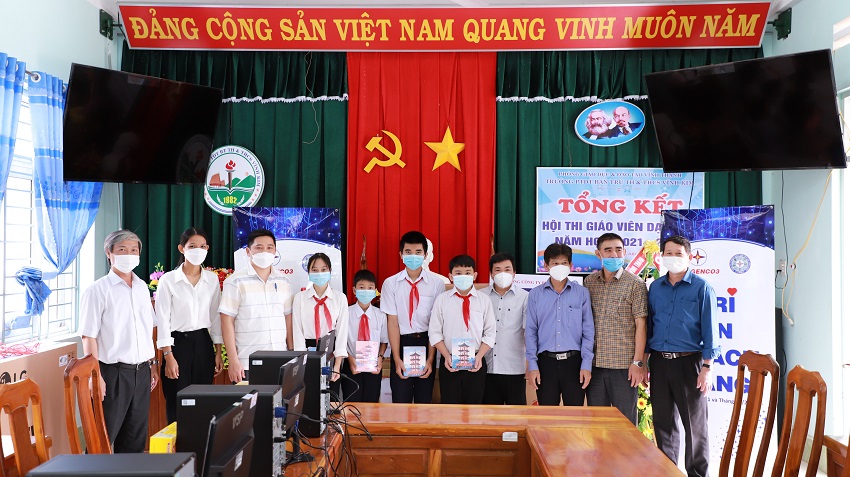 EVNGENCO3 và VSH trao tặng 50 bộ máy vi tính cho 02 tỉnh Bình Định và Phú Yên