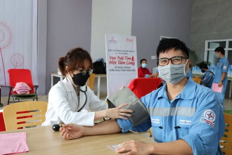 Hiến máu tình nguyện hưởng ứng Tuần lễ hồng lần VII tại Công ty Nhiệt điện Vĩnh Tân