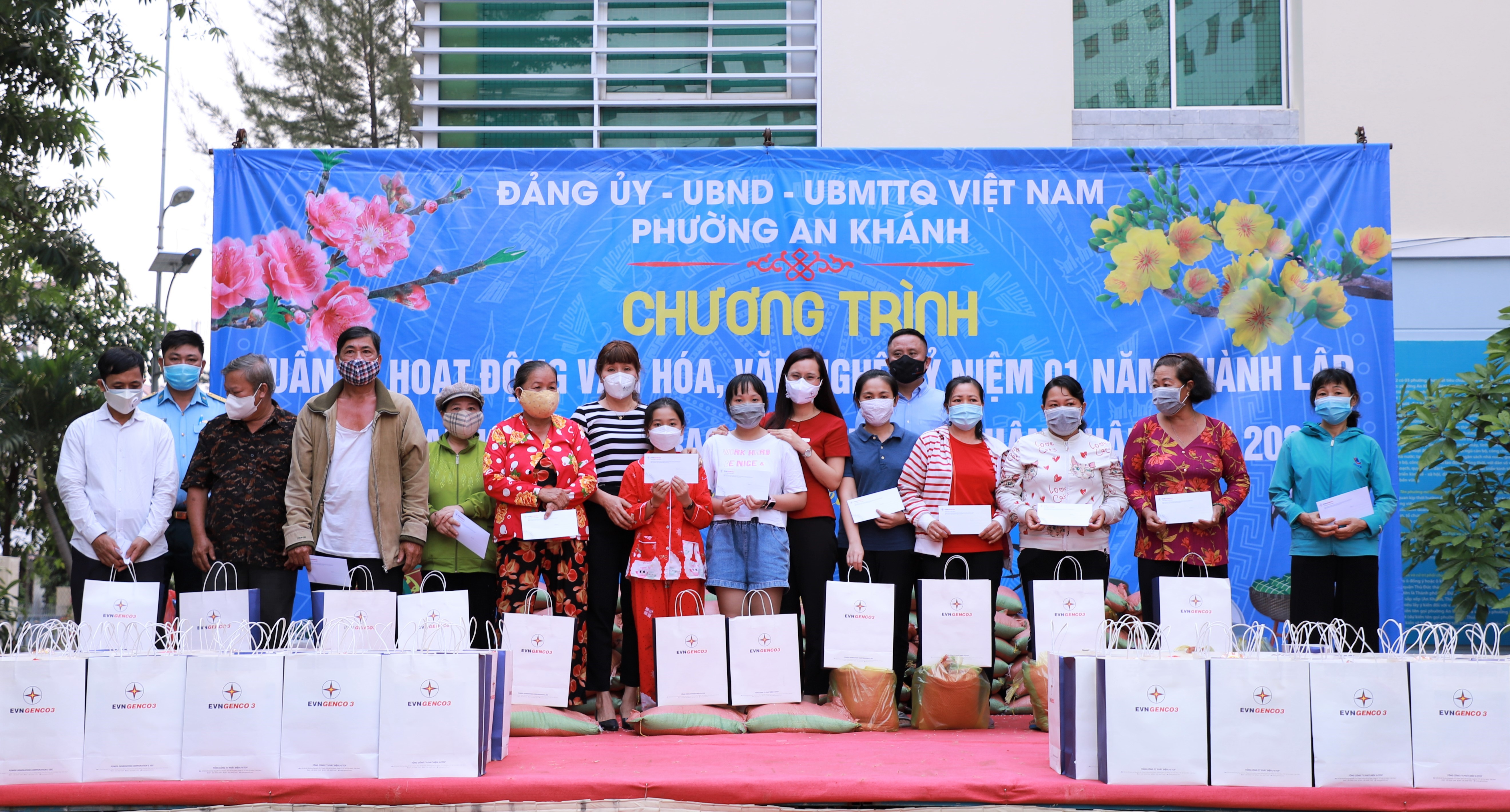 EVNGENCO3 tặng 150 phần quà tết cho người dân