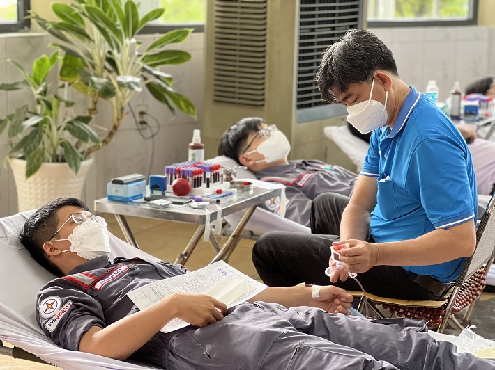 EPS đồng hành cùng chương trình “Sẻ giọt máu đào - Trao niềm hi vọng”