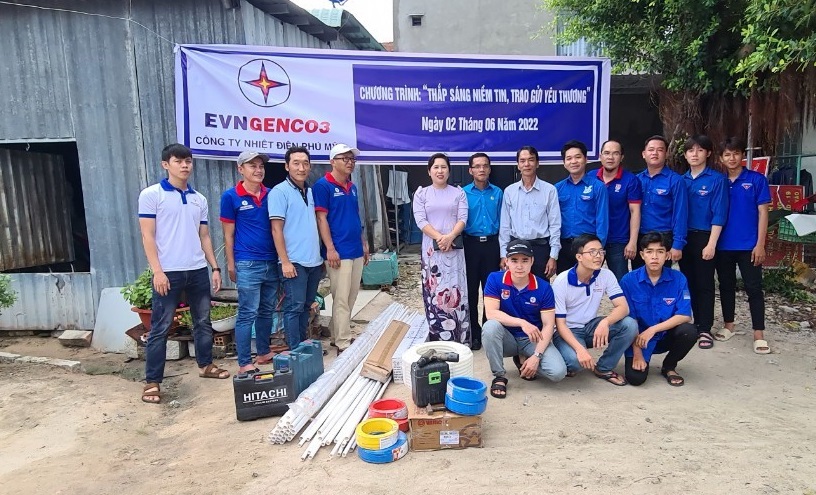 Chương trình “Thắp sáng niềm tin, trao gửi yêu thương”