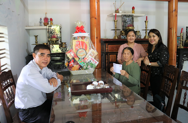 Công ty VSH thăm hỏi Mẹ Việt Nam Anh hùng nhân dịp Kỷ niệm 75 năm ngày Thương binh – Liệt sĩ (27/7/1947-27/7/2022)