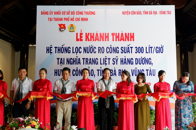 Công ty Nhiệt điện Phú Mỹ tài trợ hệ thống lọc nước và trao tặng quà cho học sinh vượt khó huyện Côn Đảo