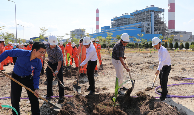 Launching the “Tree Planting Festival in 2023” movement at Vinh Tan Thermal Power Company