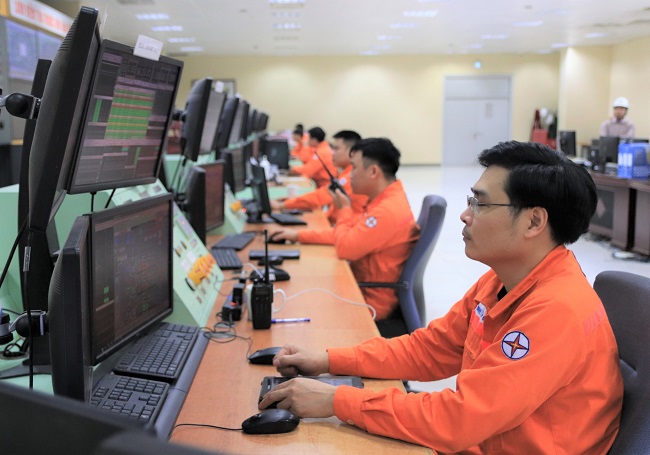 Mong Duong Thermal Power Company overcomes difficulties in production and actively engages in social activities