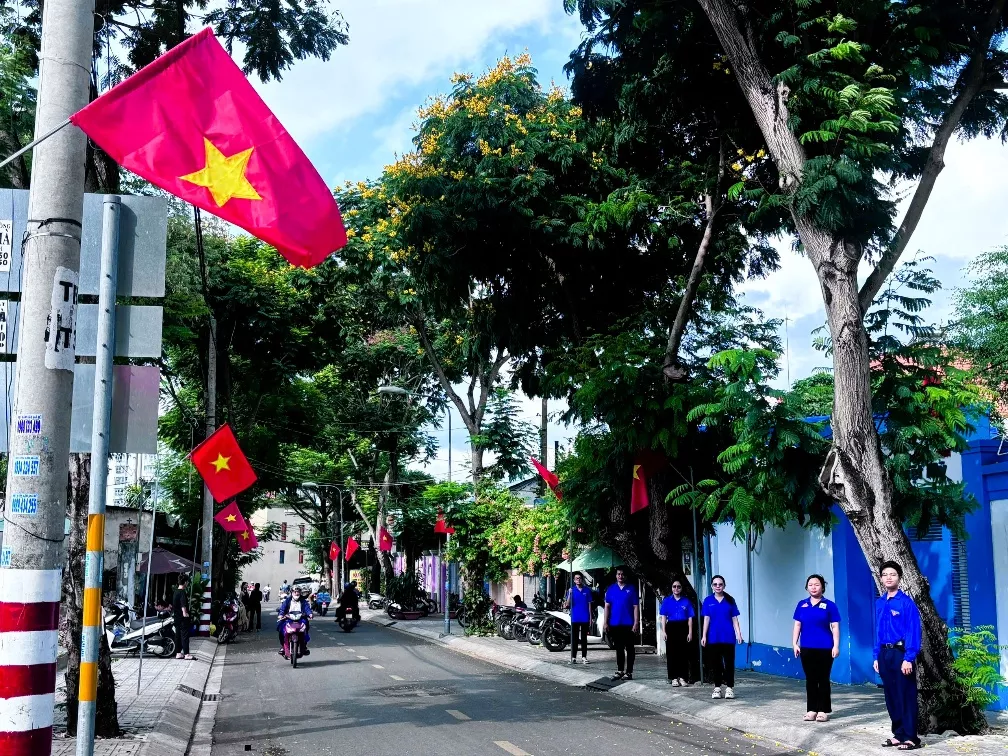 EVNGENCO3 trao cờ tổ quốc – lan tỏa tinh thần yêu nước